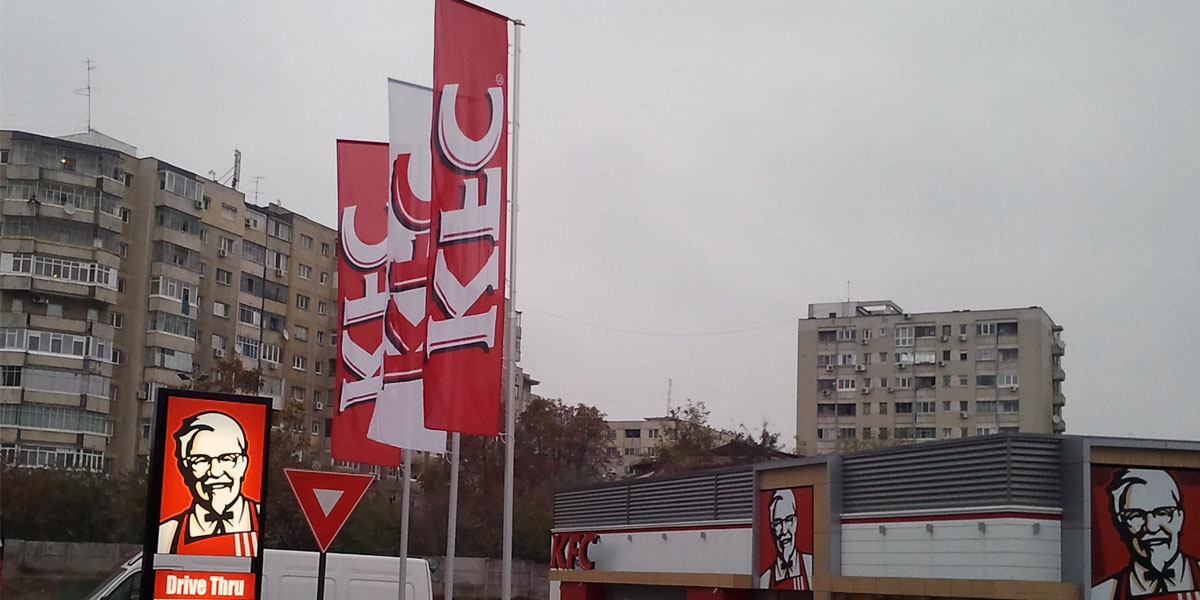 Totemuri și Steaguri KFC-gallery